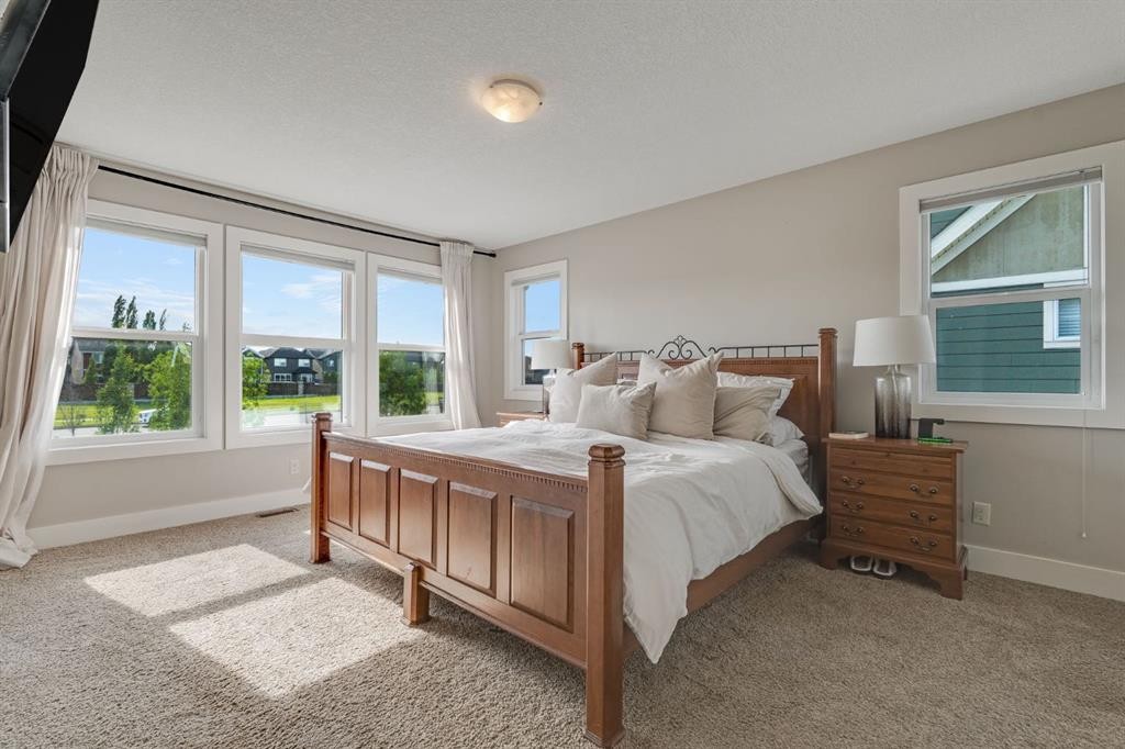 198 Mahogany Passage Se, Calgary, AB - Indoor Photo Showing Bedroom