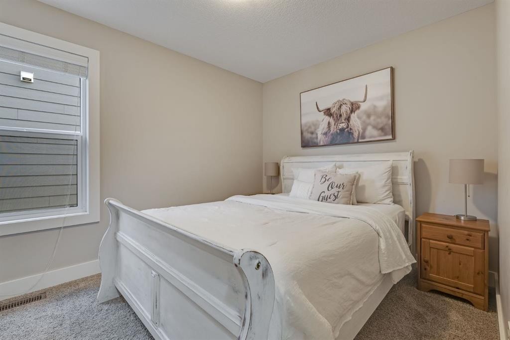 198 Mahogany Passage Se, Calgary, AB - Indoor Photo Showing Bedroom