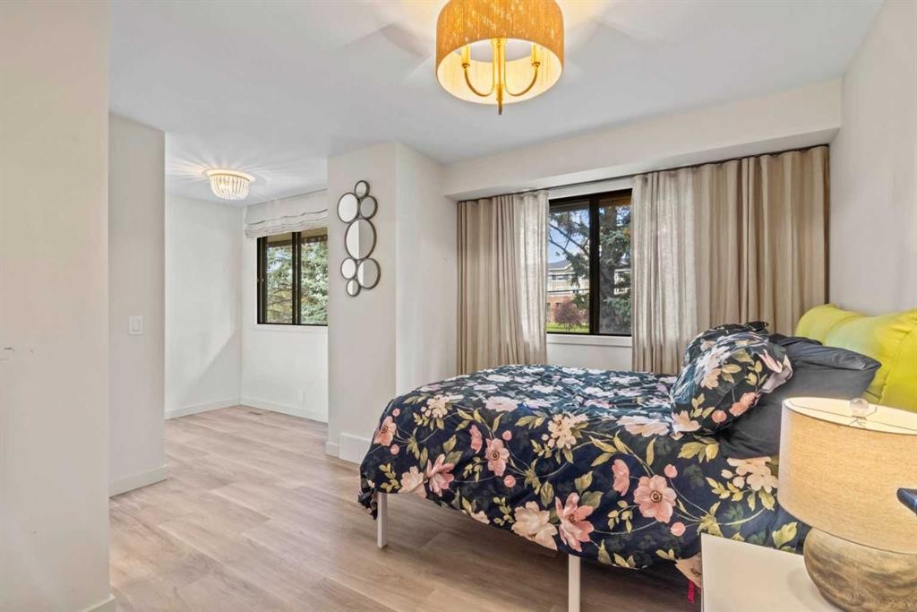 16-140 Point Drive Nw, Calgary, AB - Indoor Photo Showing Bedroom