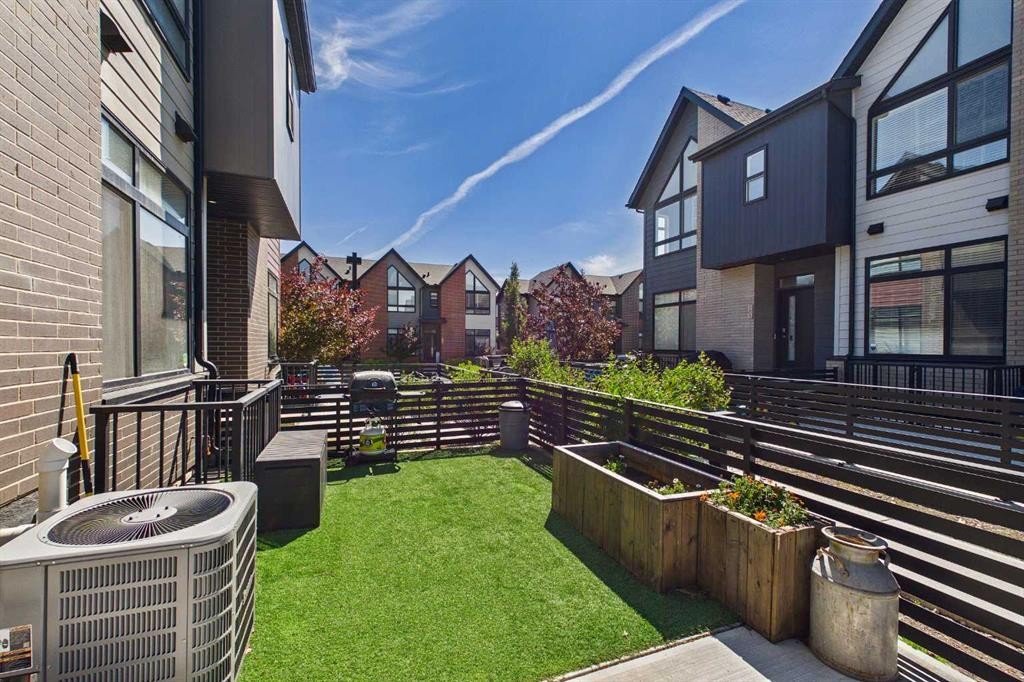 906 Sage Meadows Gardens Nw, Calgary, AB - Outdoor