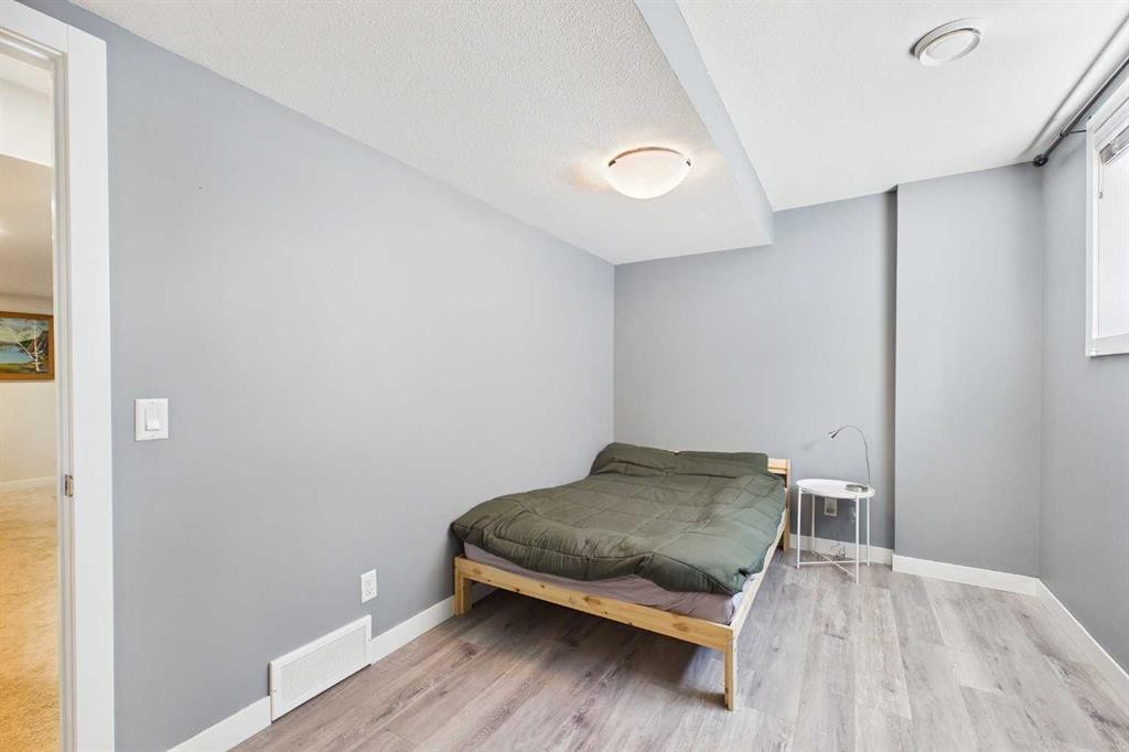 906 Sage Meadows Gardens Nw, Calgary, AB - Indoor Photo Showing Bedroom