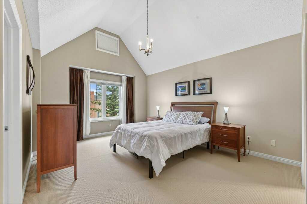44 Mike Ralph Way Sw, Calgary, AB