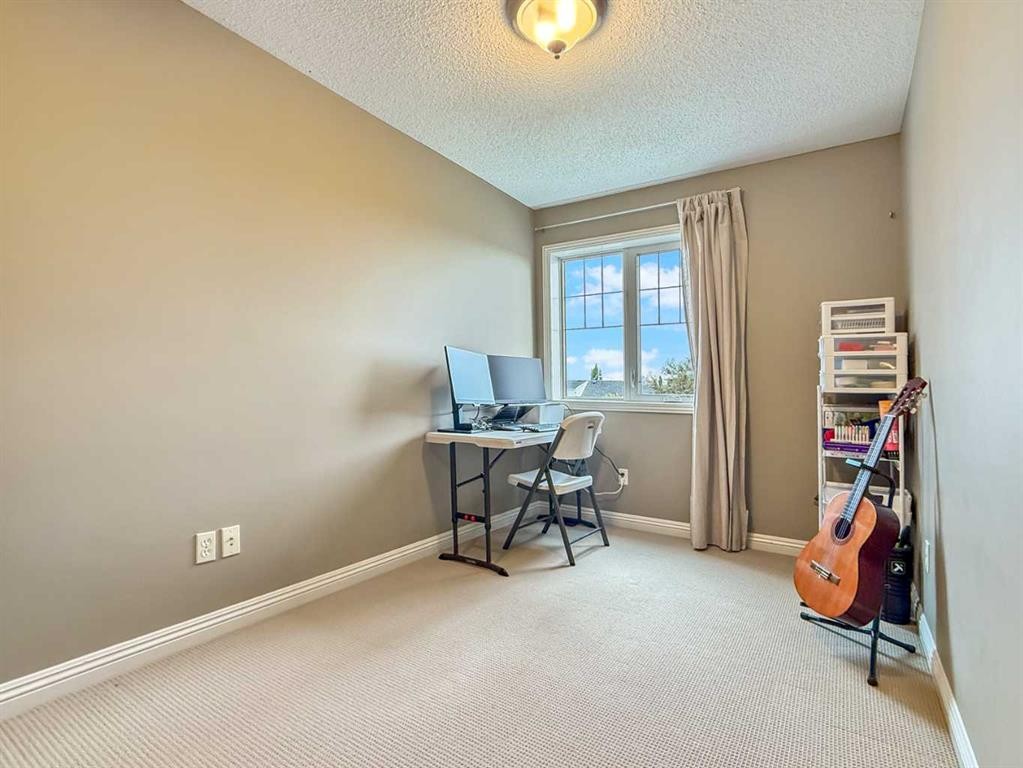 44 Mike Ralph Way Sw, Calgary, AB