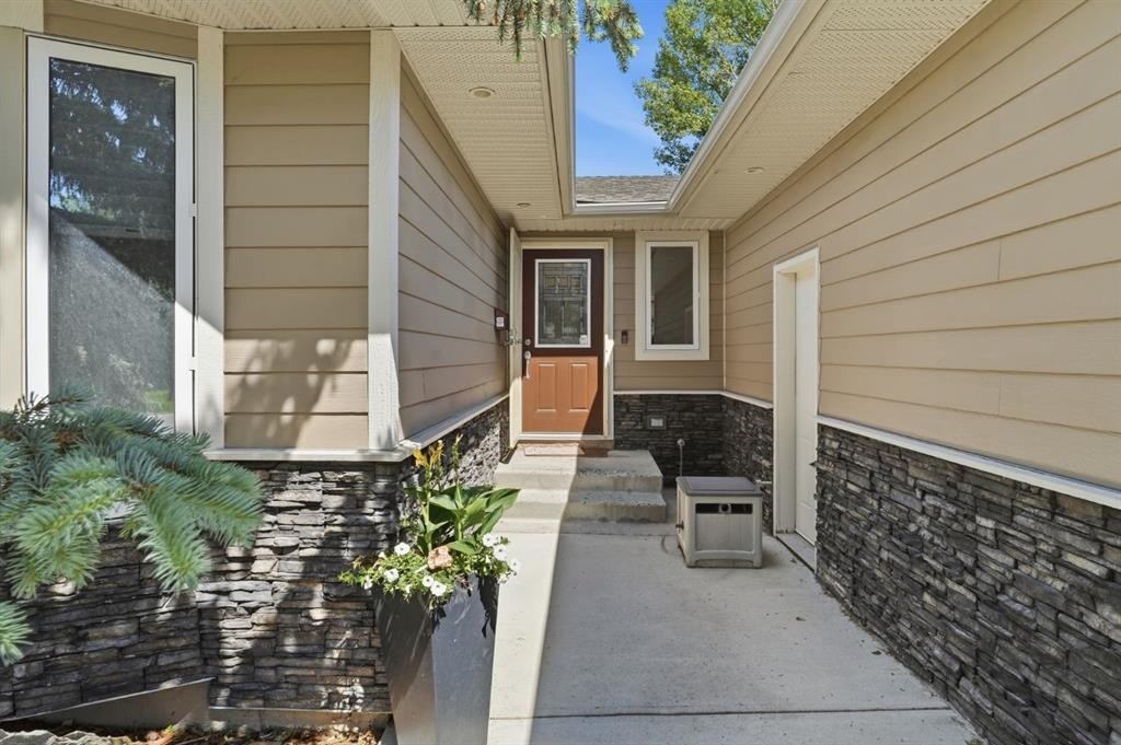 124 Cantrell Place Sw, Calgary, AB - Outdoor With Exterior