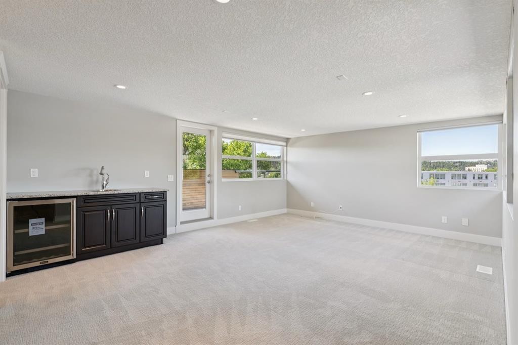 2927 7 Avenue Nw, Calgary, AB - Indoor