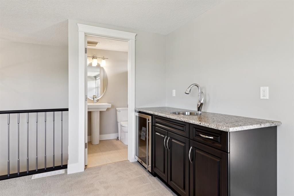 2927 7 Avenue Nw, Calgary, AB - Indoor