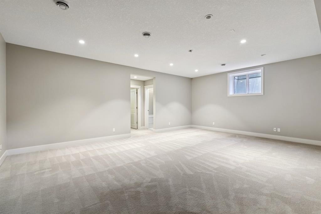 2927 7 Avenue Nw, Calgary, AB - Indoor