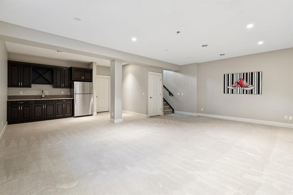 2927 7 Avenue Nw, Calgary, AB - Indoor