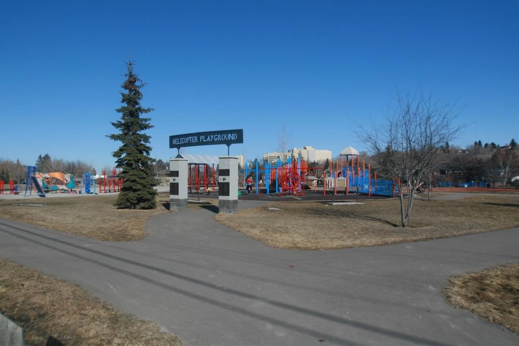 2927 7 Avenue Nw, Calgary, AB - Outdoor