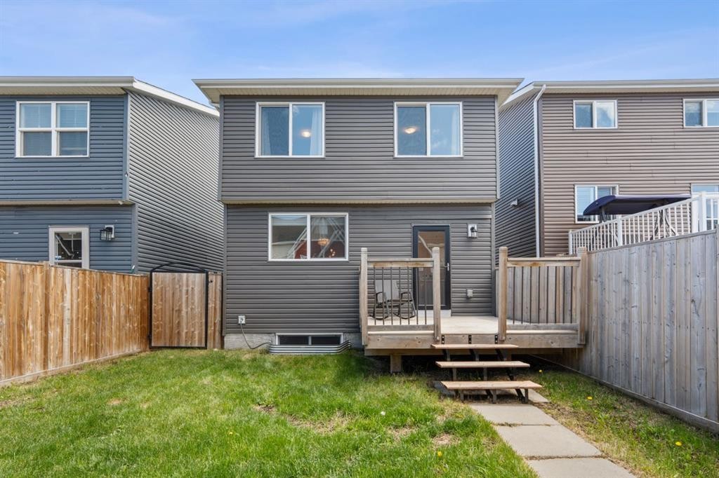 31 Red Embers Lane Ne, Calgary, AB