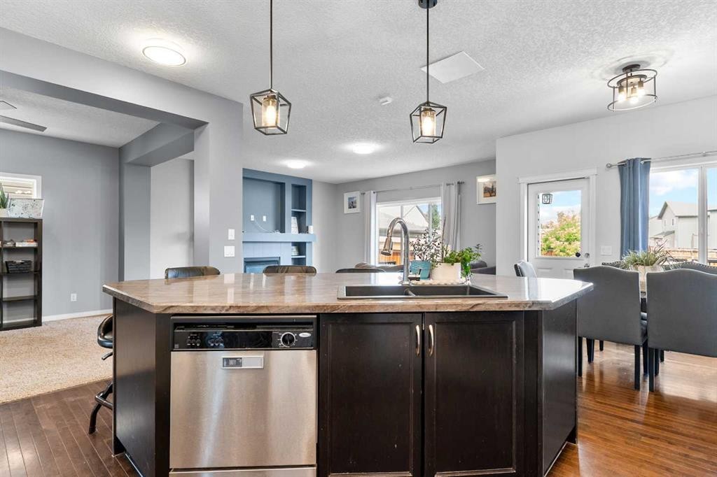 106 Morningside Circle Sw, Airdrie, AB - Indoor Photo Showing Kitchen