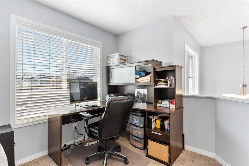 106 Morningside Circle Sw, Airdrie, AB - Indoor Photo Showing Office