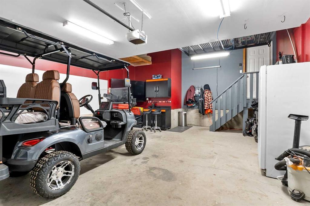106 Morningside Circle Sw, Airdrie, AB - Indoor Photo Showing Garage