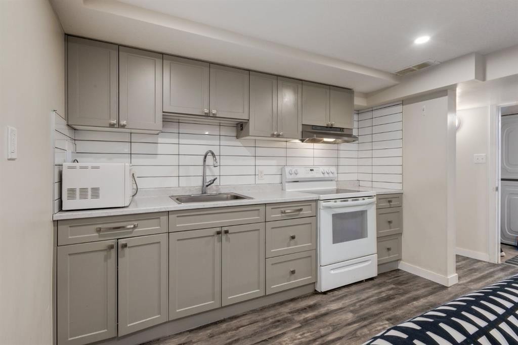 2024 43 Street Se, Calgary, AB