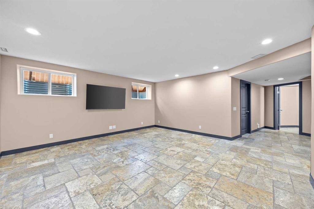 139 Tuscany Ridge Close Nw, Calgary, AB - Indoor Photo Showing Other Room