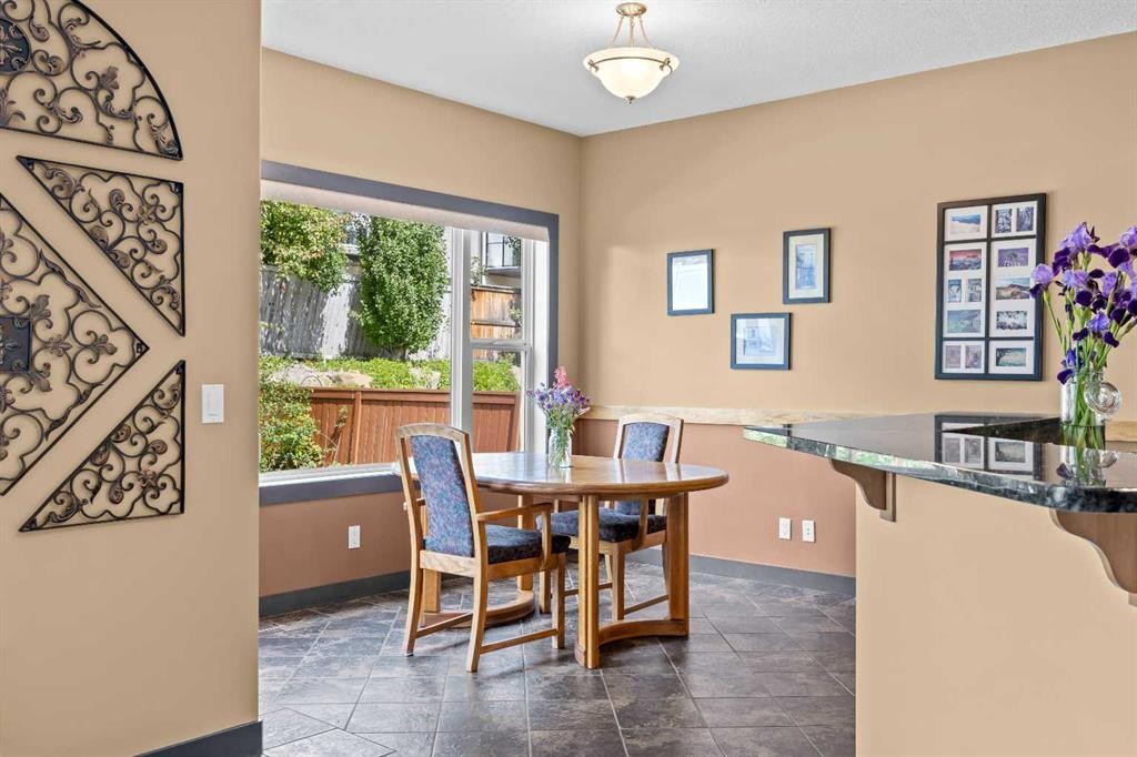 139 Tuscany Ridge Close Nw, Calgary, AB - Indoor Photo Showing Dining Room