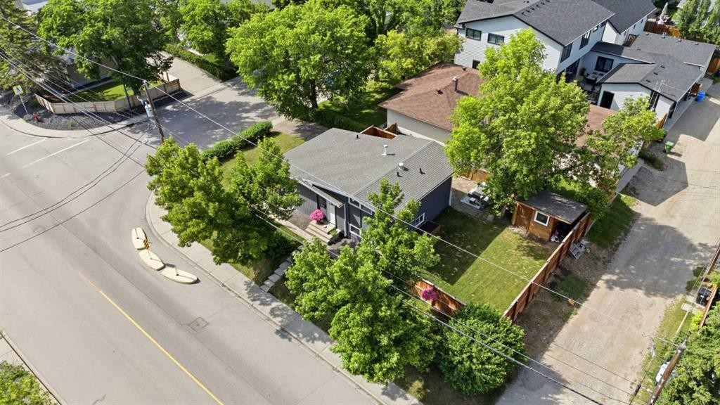 2516 63 Avenue Sw, Calgary, AB