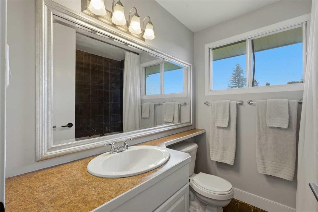 2516 63 Avenue Sw, Calgary, AB