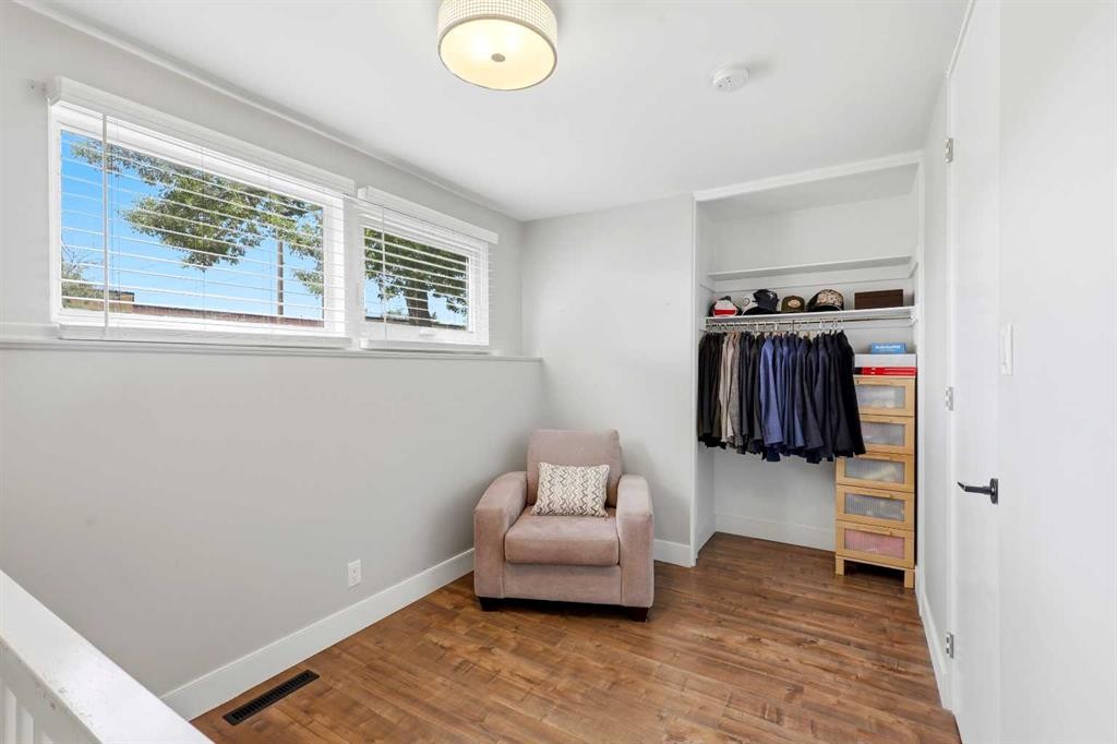 2516 63 Avenue Sw, Calgary, AB