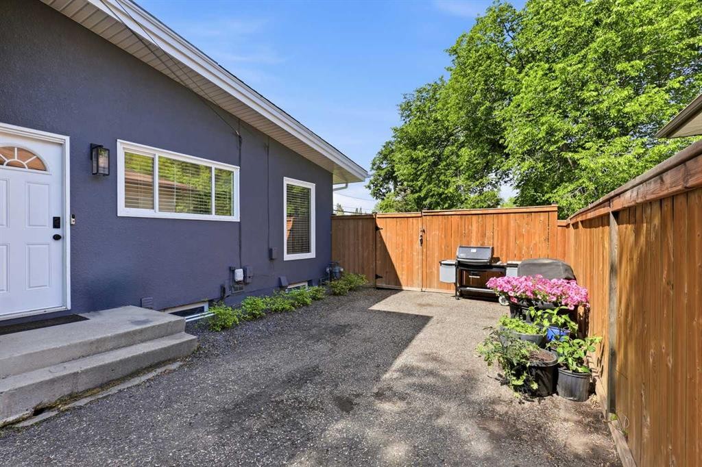 2516 63 Avenue Sw, Calgary, AB