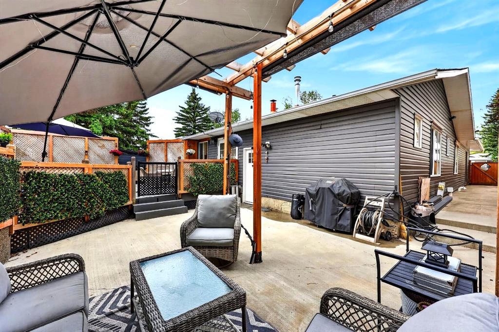 104 Silver Springs Green Nw, Calgary, AB - Outdoor With Deck Patio Veranda With Exterior