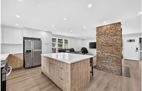 104 Silver Springs Green Nw, Calgary, AB - Indoor Photo Showing Kitchen With Upgraded Kitchen