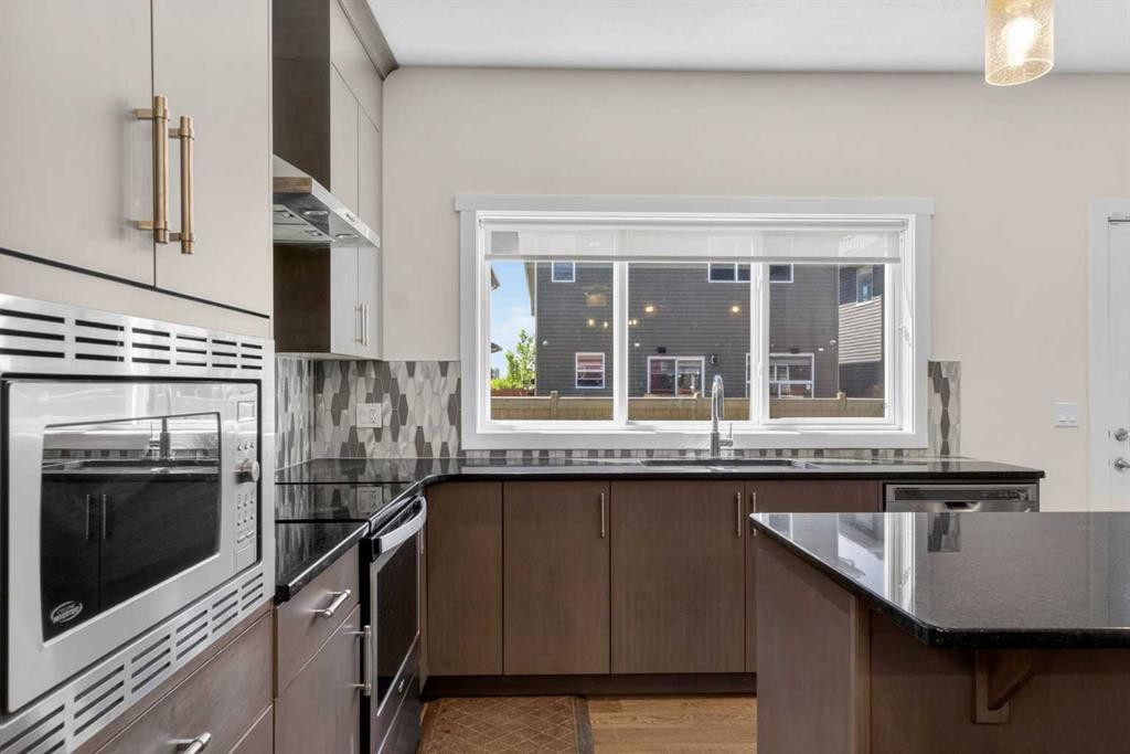 77 Saddlestone Place Ne, Calgary, AB