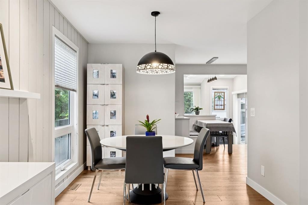 5689 Brenner Crescent Nw, Calgary, AB - Indoor Photo Showing Dining Room
