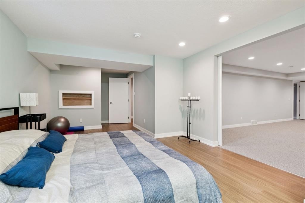 5689 Brenner Crescent Nw, Calgary, AB - Indoor Photo Showing Bedroom