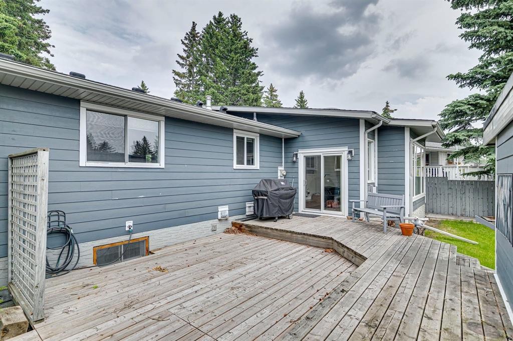 5689 Brenner Crescent Nw, Calgary, AB - Outdoor With Deck Patio Veranda With Exterior