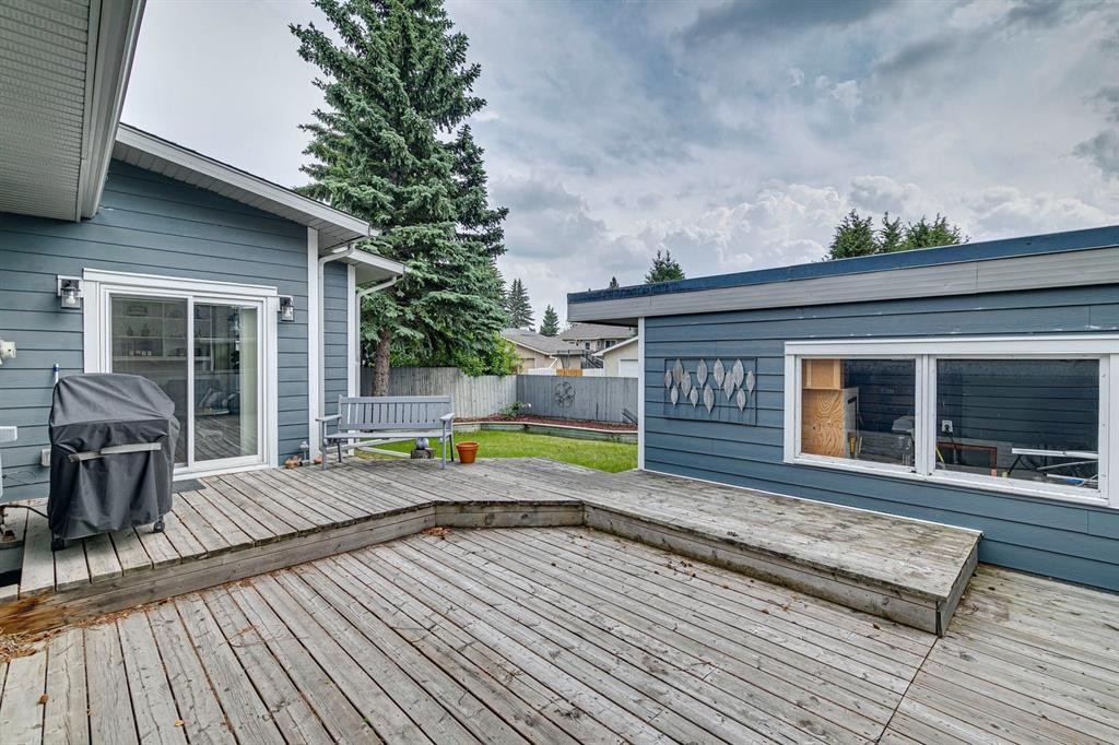 5689 Brenner Crescent Nw, Calgary, AB - Outdoor With Deck Patio Veranda With Exterior