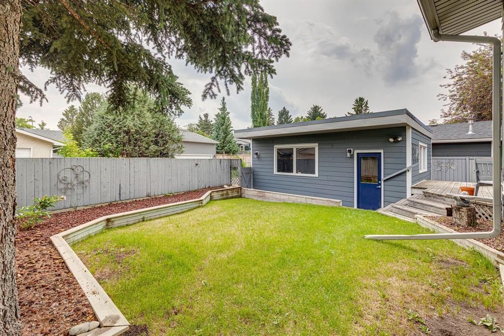 5689 Brenner Crescent Nw, Calgary, AB - Outdoor