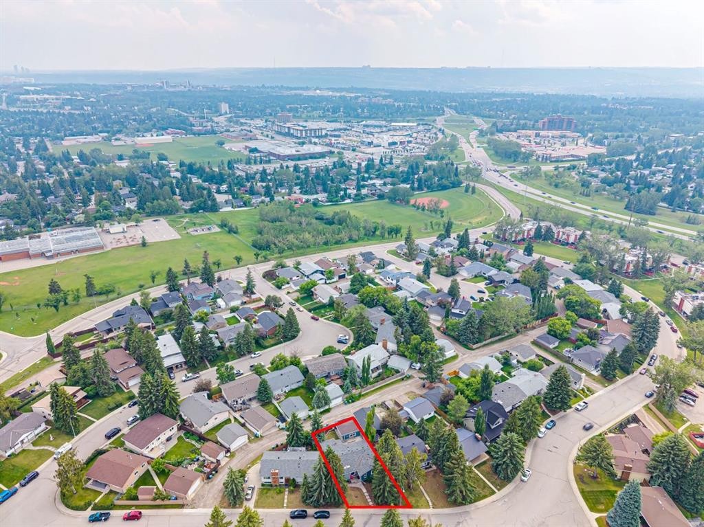 5689 Brenner Crescent Nw, Calgary, AB - Outdoor With View