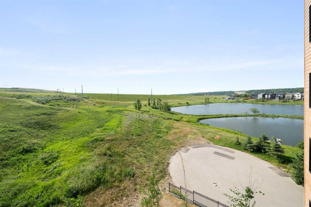 2310-42 Cranbrook Gardens Se, Calgary, AB