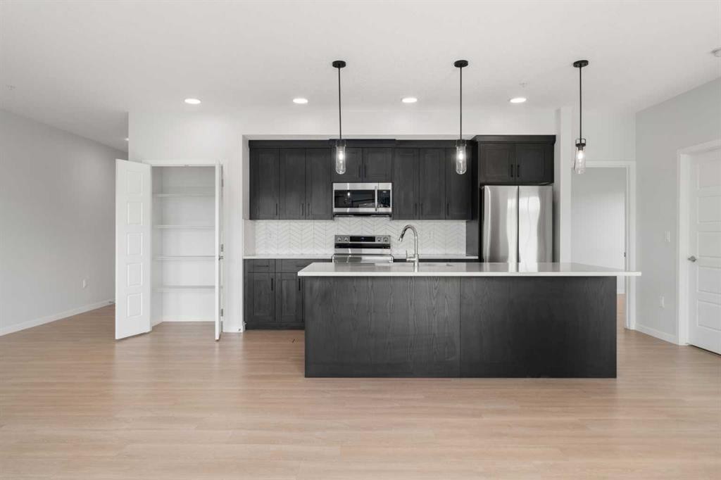 2310-42 Cranbrook Gardens Se, Calgary, AB
