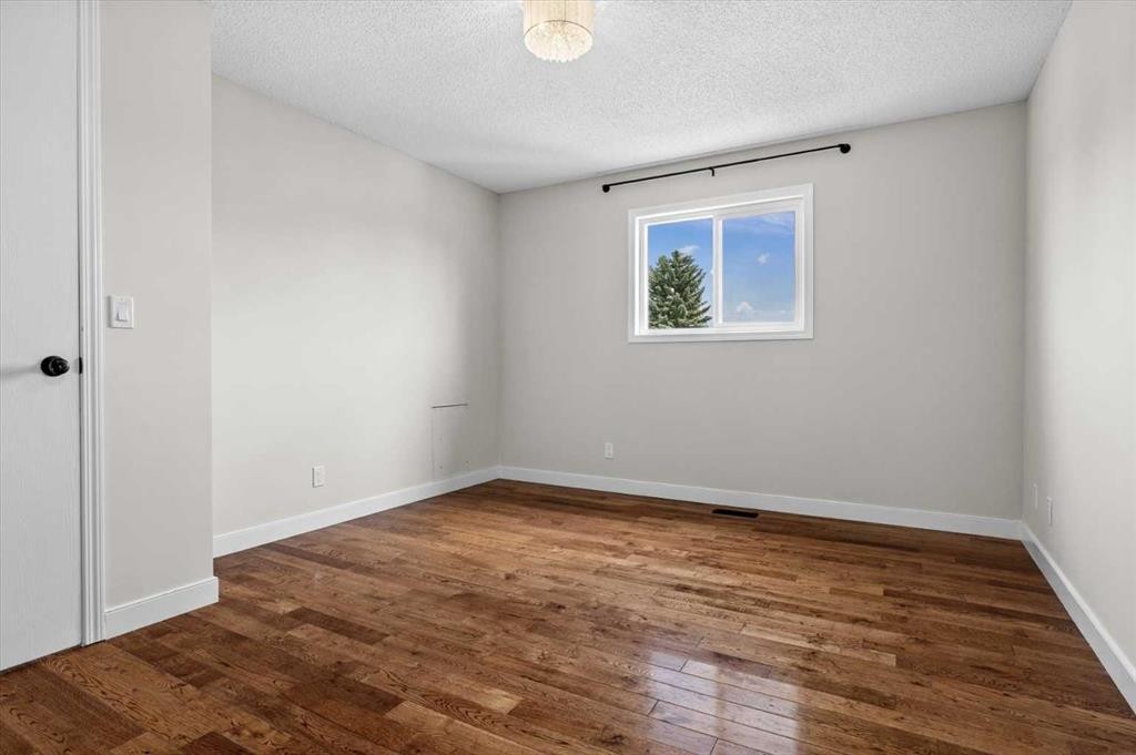 73 Sunvale Crescent Se, Calgary, AB