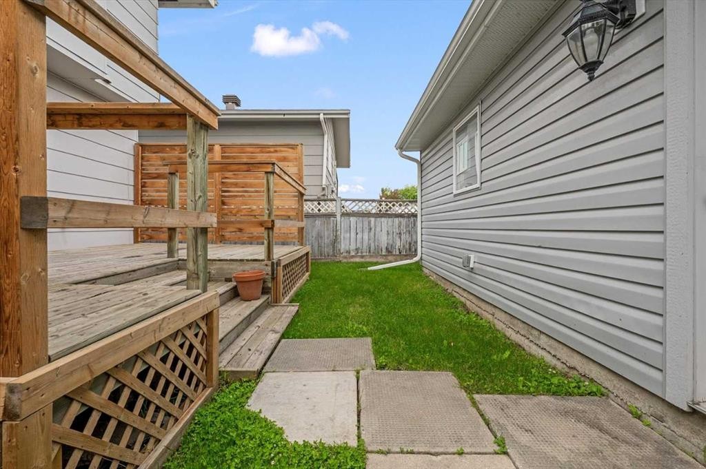 73 Sunvale Crescent Se, Calgary, AB