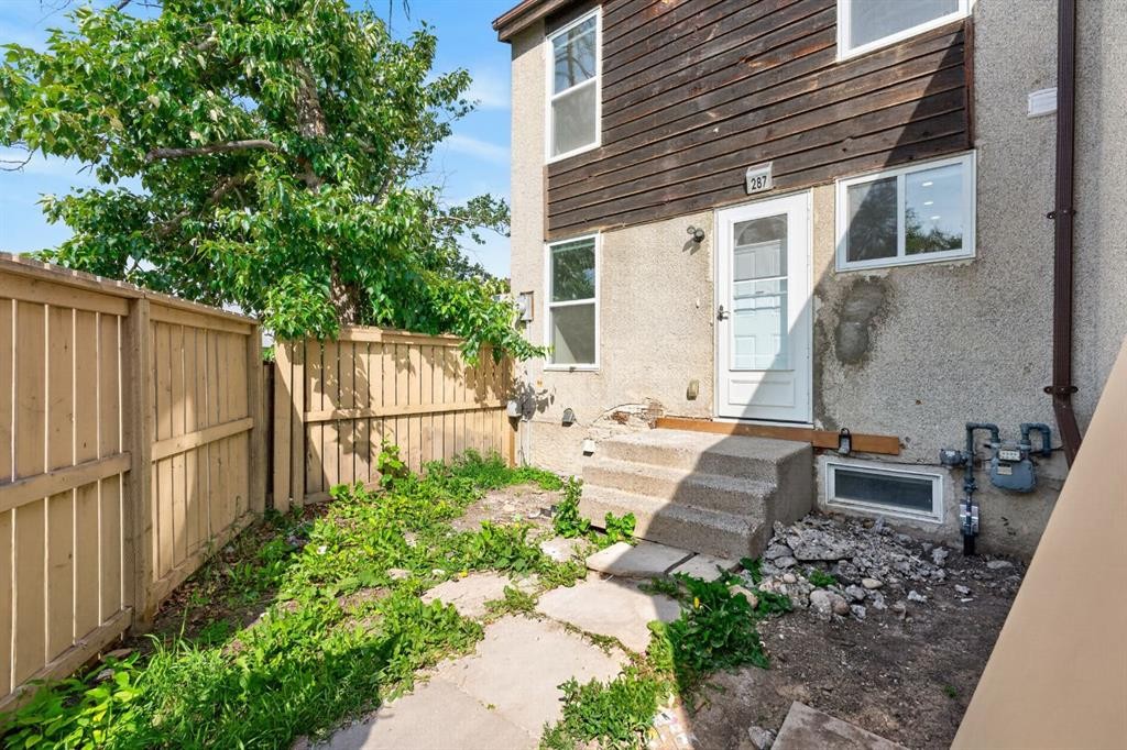 287 Pensville Close Se, Calgary, AB