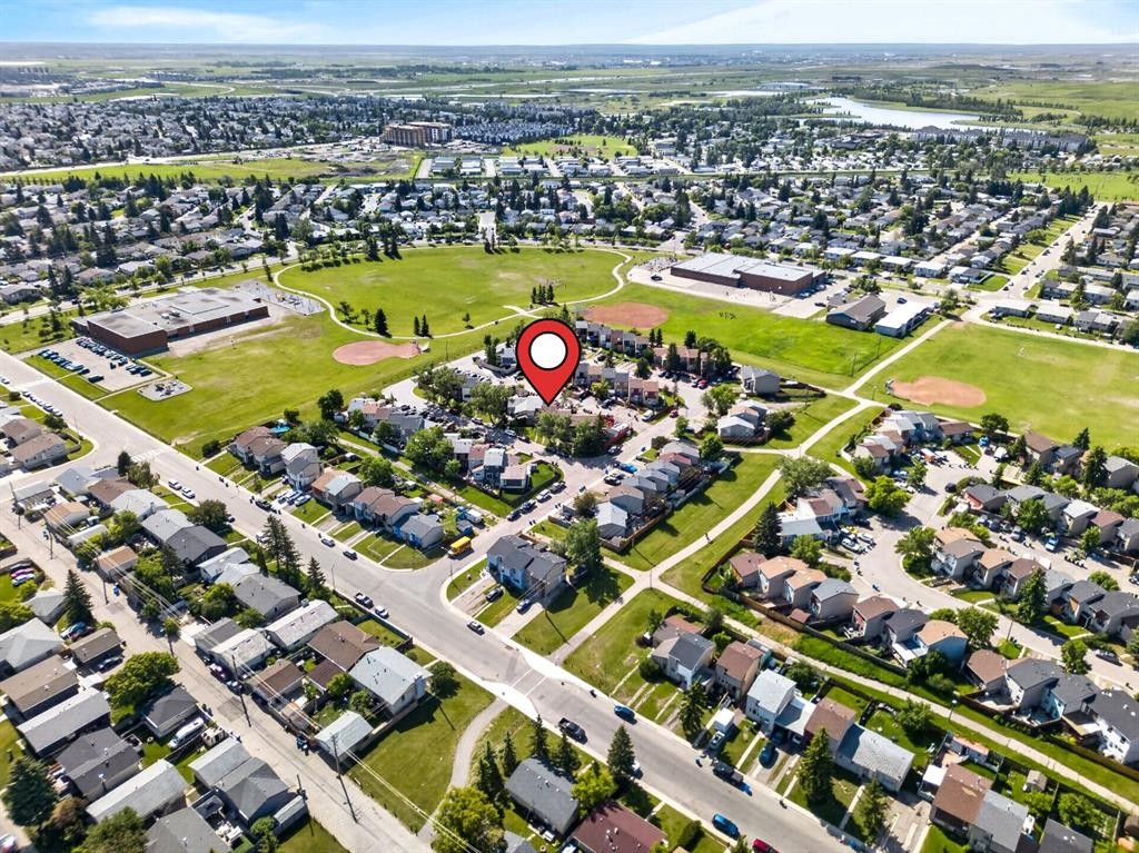 287 Pensville Close Se, Calgary, AB