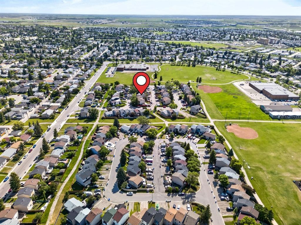 287 Pensville Close Se, Calgary, AB