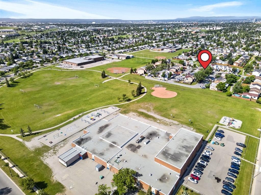 287 Pensville Close Se, Calgary, AB
