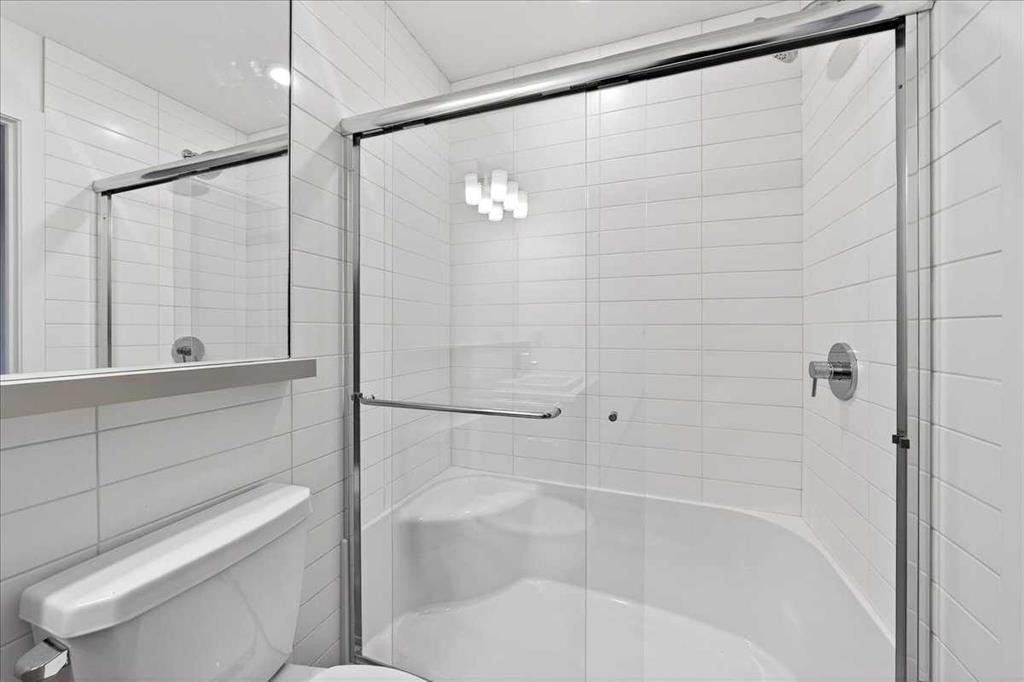 302-30 Rochester View Nw, Calgary, AB