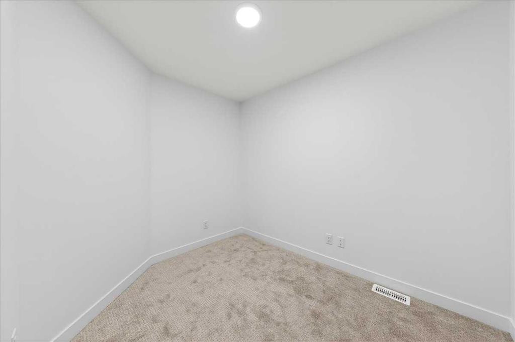 302-30 Rochester View Nw, Calgary, AB