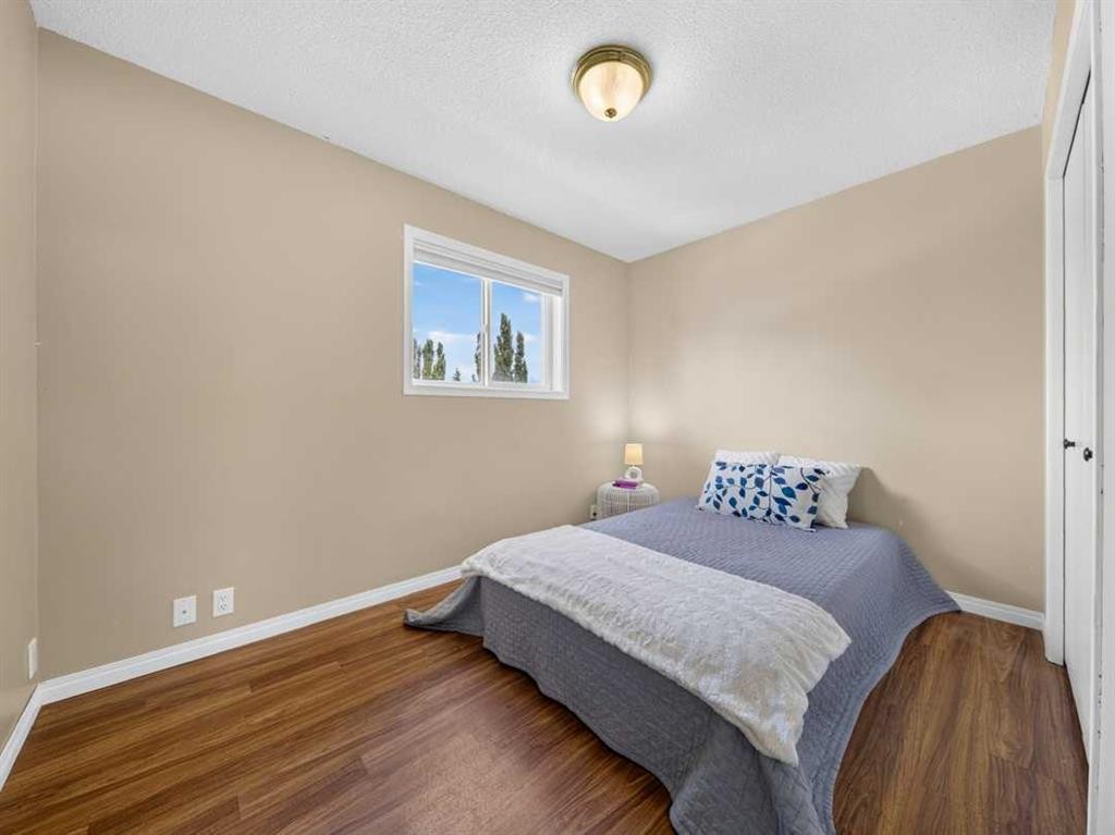 125 Coverton Circle Ne, Calgary, AB - Indoor Photo Showing Bedroom