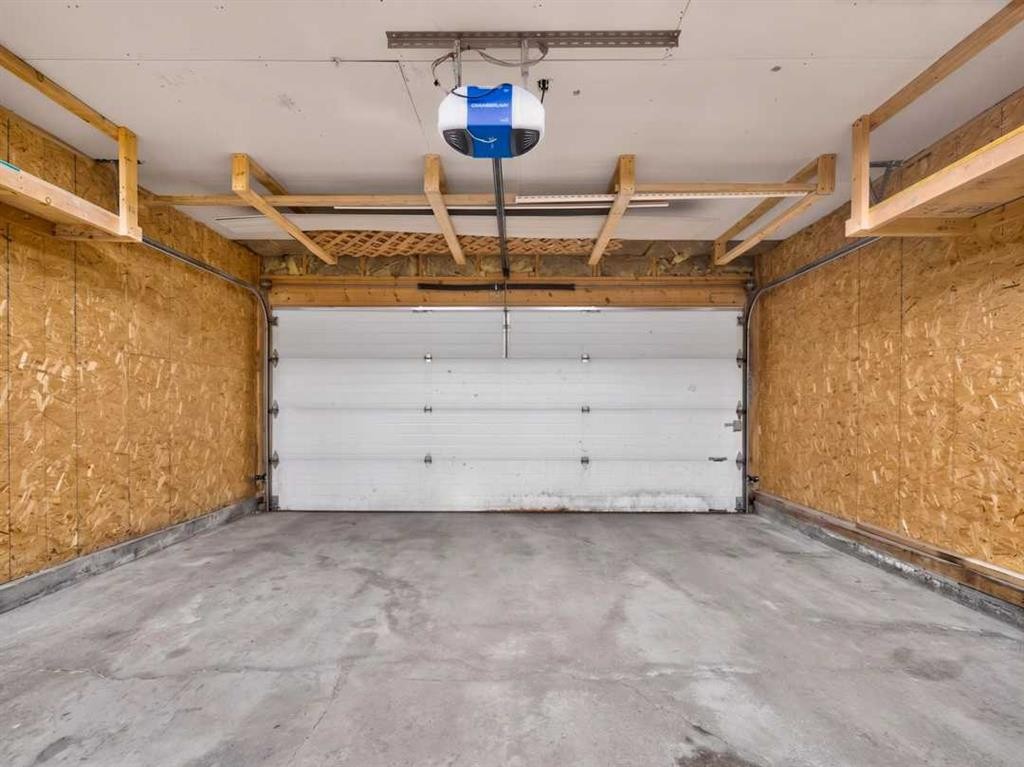 125 Coverton Circle Ne, Calgary, AB - Indoor Photo Showing Garage