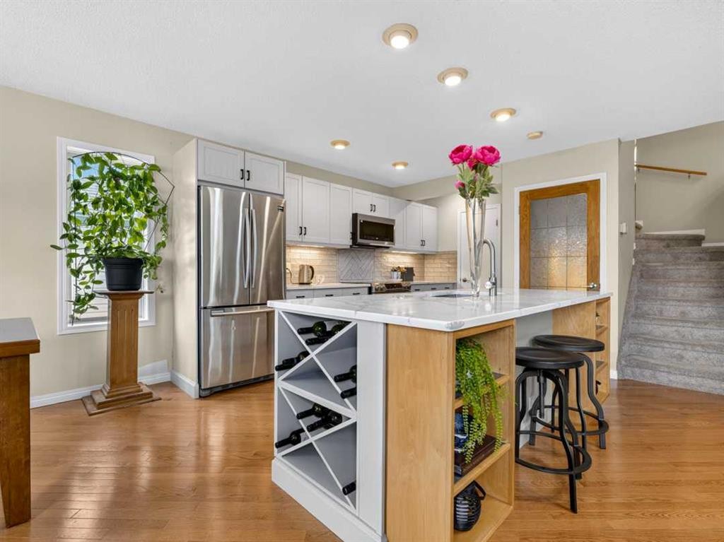 125 Coverton Circle Ne, Calgary, AB - Indoor Photo Showing Kitchen With Upgraded Kitchen