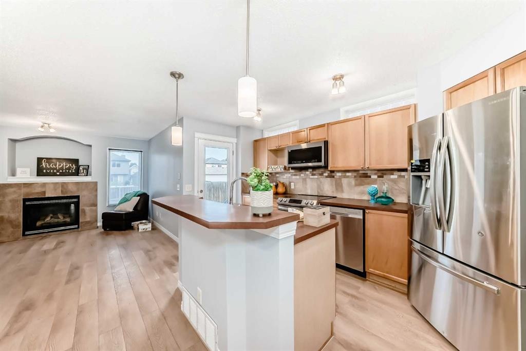 142 Auburn Bay Heights Se, Calgary, AB