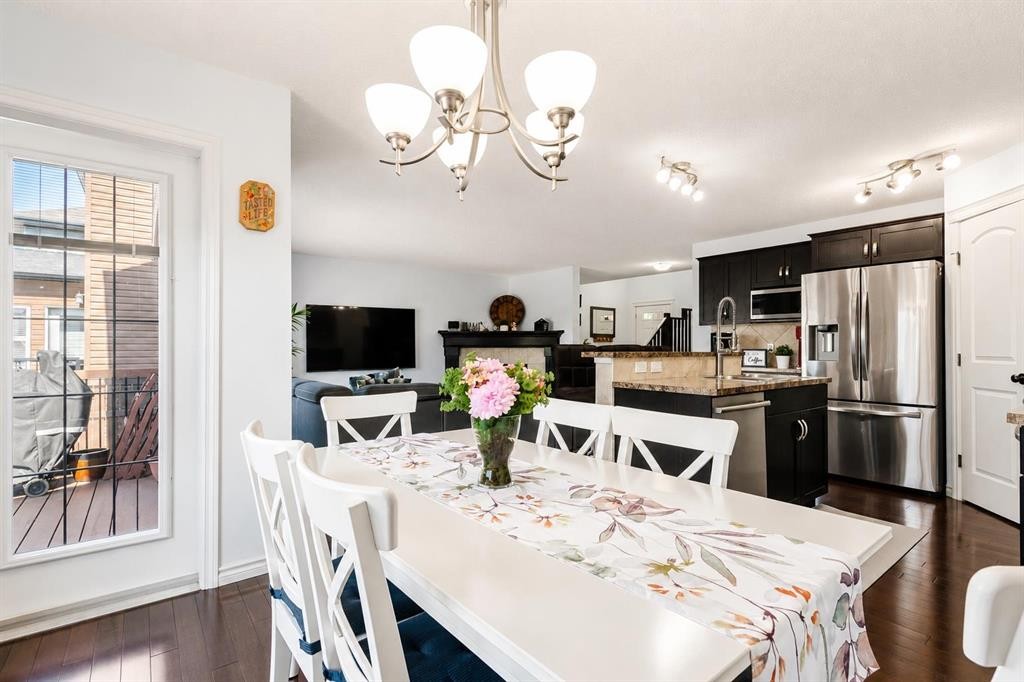 821 Auburn Bay Boulevard Se, Calgary, AB - Indoor Photo Showing Dining Room