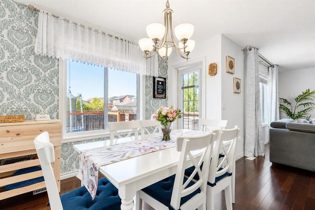 821 Auburn Bay Boulevard Se, Calgary, AB - Indoor Photo Showing Dining Room