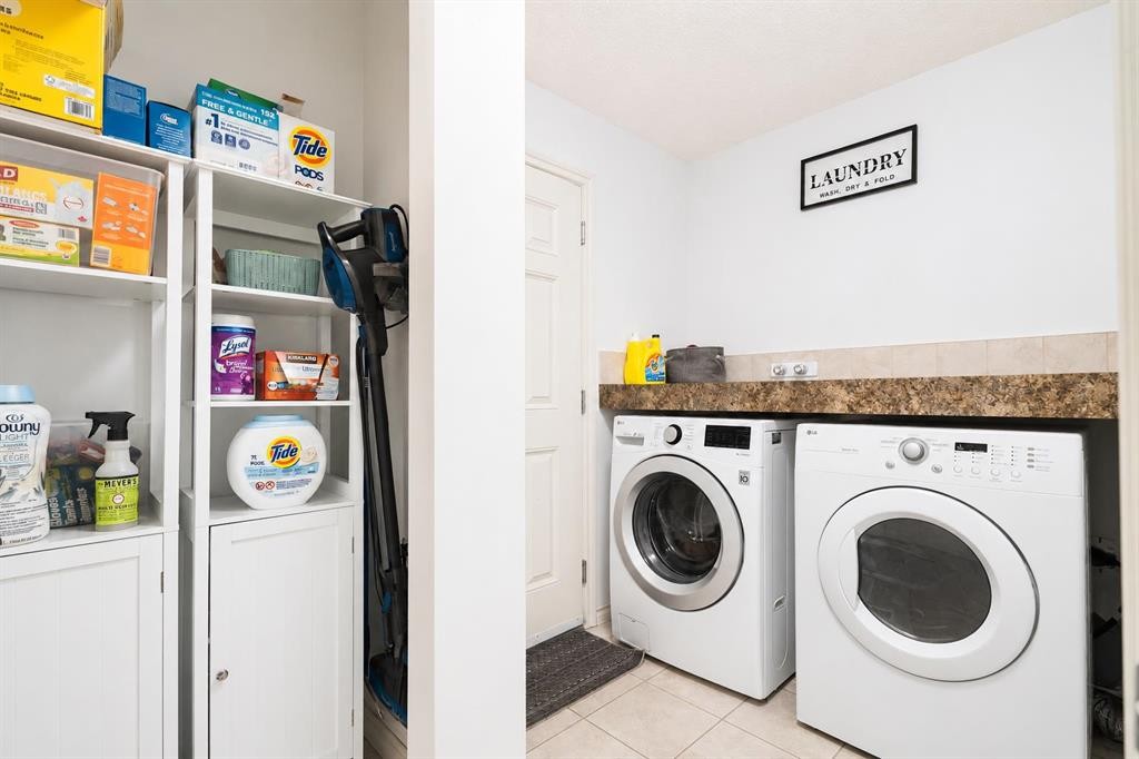 821 Auburn Bay Boulevard Se, Calgary, AB - Indoor Photo Showing Laundry Room